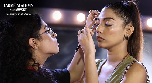 26.3 Million Lucrative Job Openings in the Beauty Industry Waiting for You